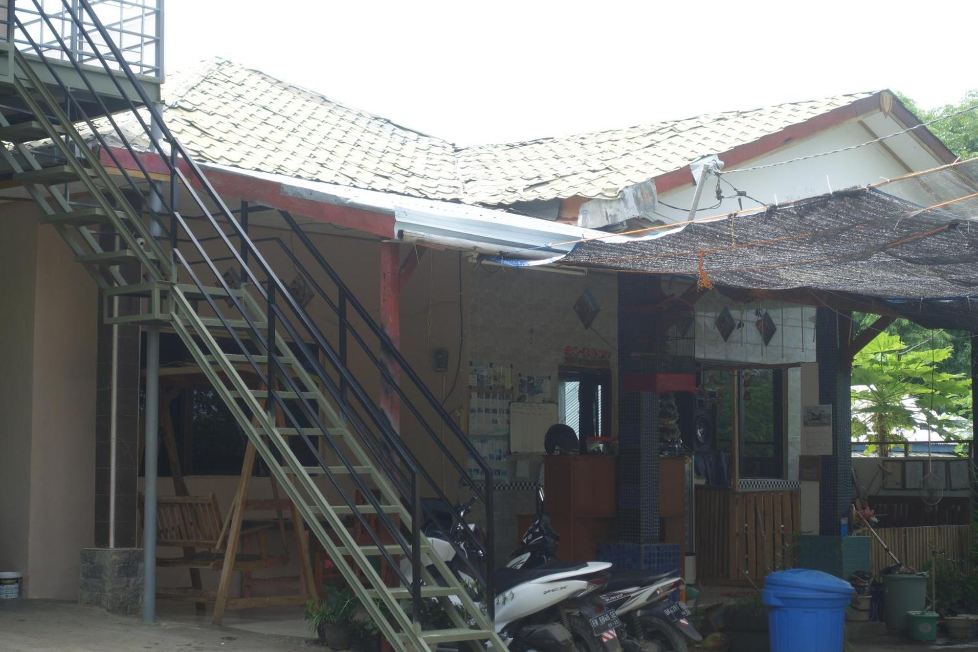 Tarsan Homestay Labuan Bajo Extérieur photo