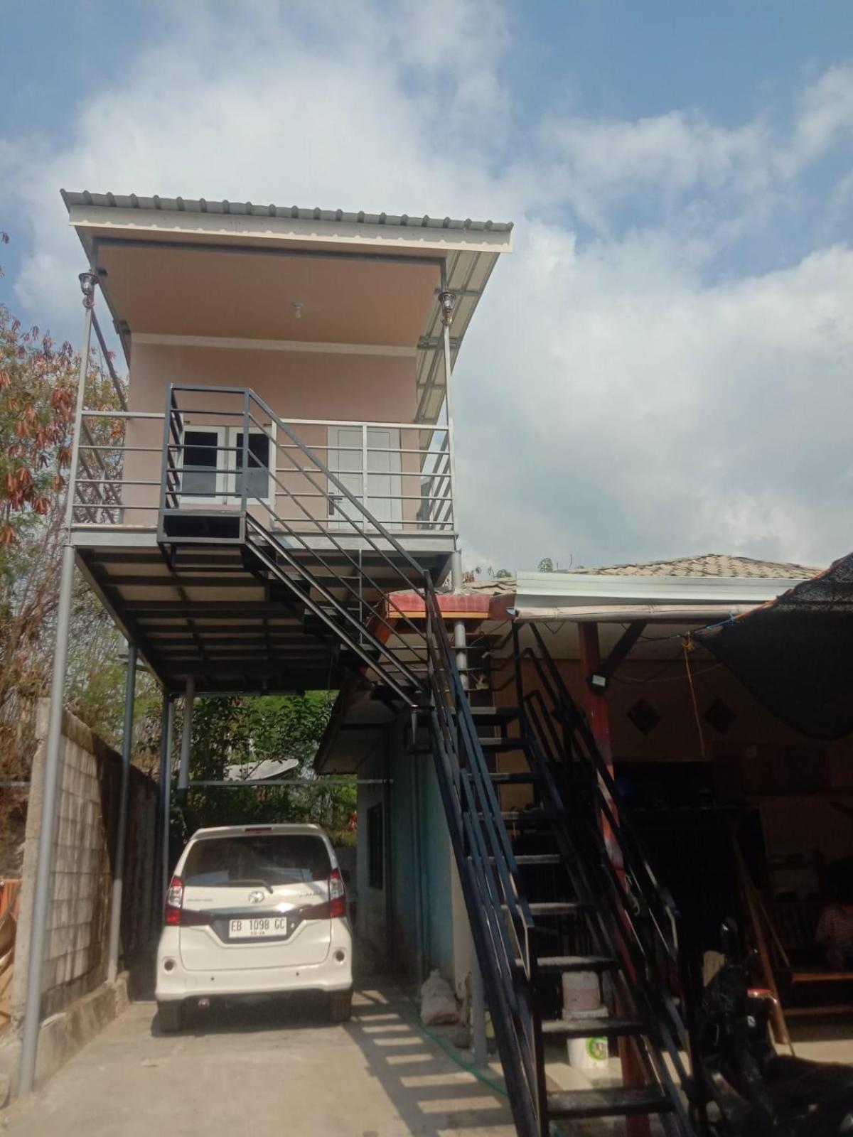 Tarsan Homestay Labuan Bajo Extérieur photo