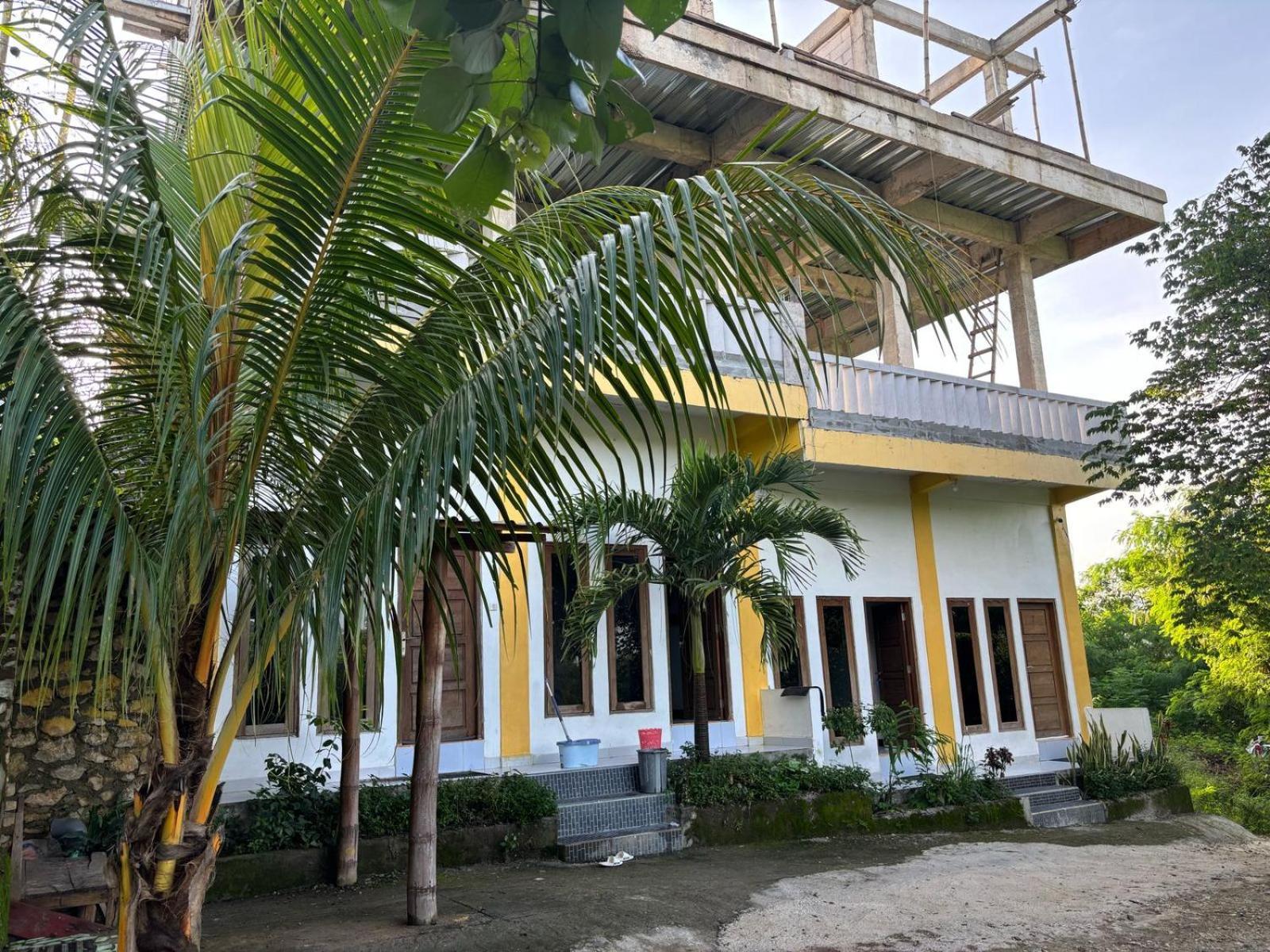 Tarsan Homestay Labuan Bajo Extérieur photo