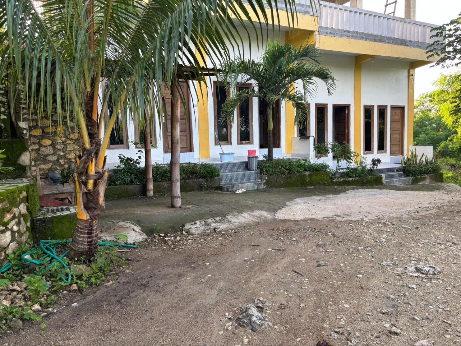 Tarsan Homestay Labuan Bajo Extérieur photo