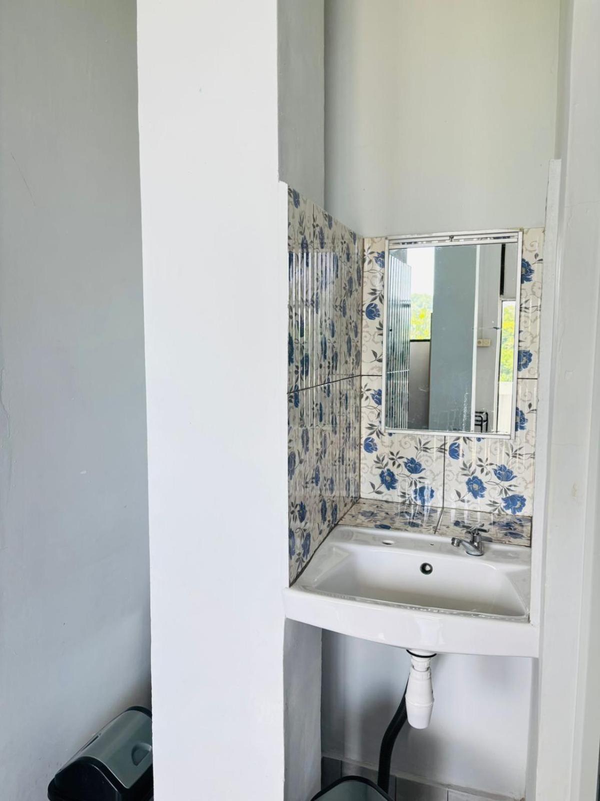 Tarsan Homestay Labuan Bajo Extérieur photo